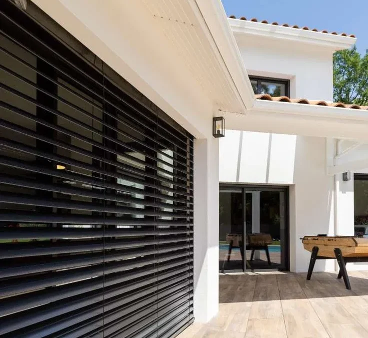 ou acheter son brise soleil lames orientables ? pas de doute, c’est chez AB Fenetre !