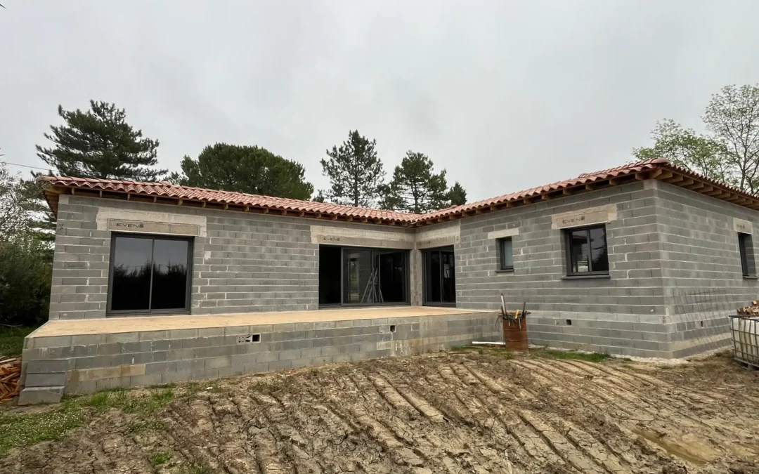 Chantier menuiseries aluminium : maison neuve à Alès Gard