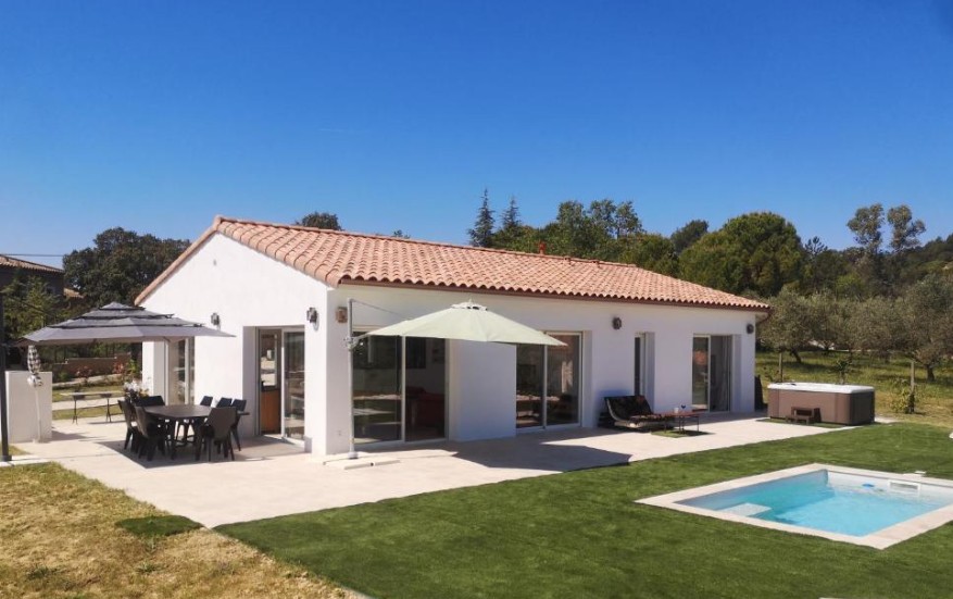 🏡 AB FENÊTRE : Menuiseries PVC et ALU aux Mages (Gard) – Exemple de Réalisation chez Mr et Mme T